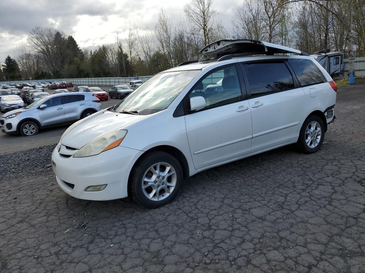 TOYOTA SIENNA XLE 2006