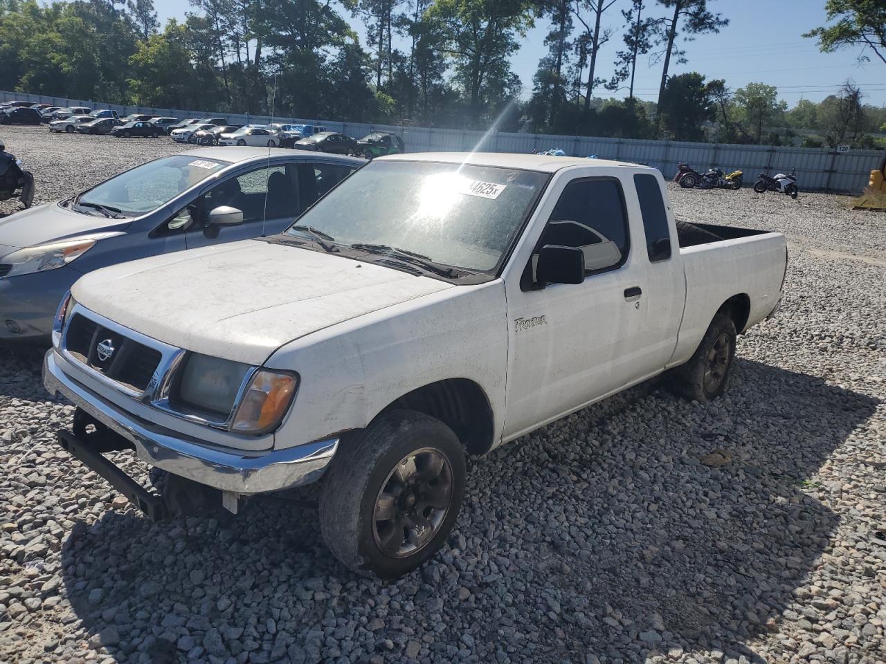 NISSAN FRONTIER K 2000