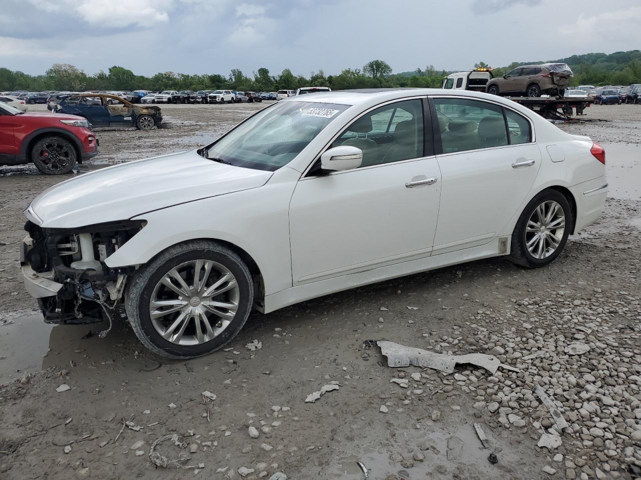 HYUNDAI GENESIS 3. 2012