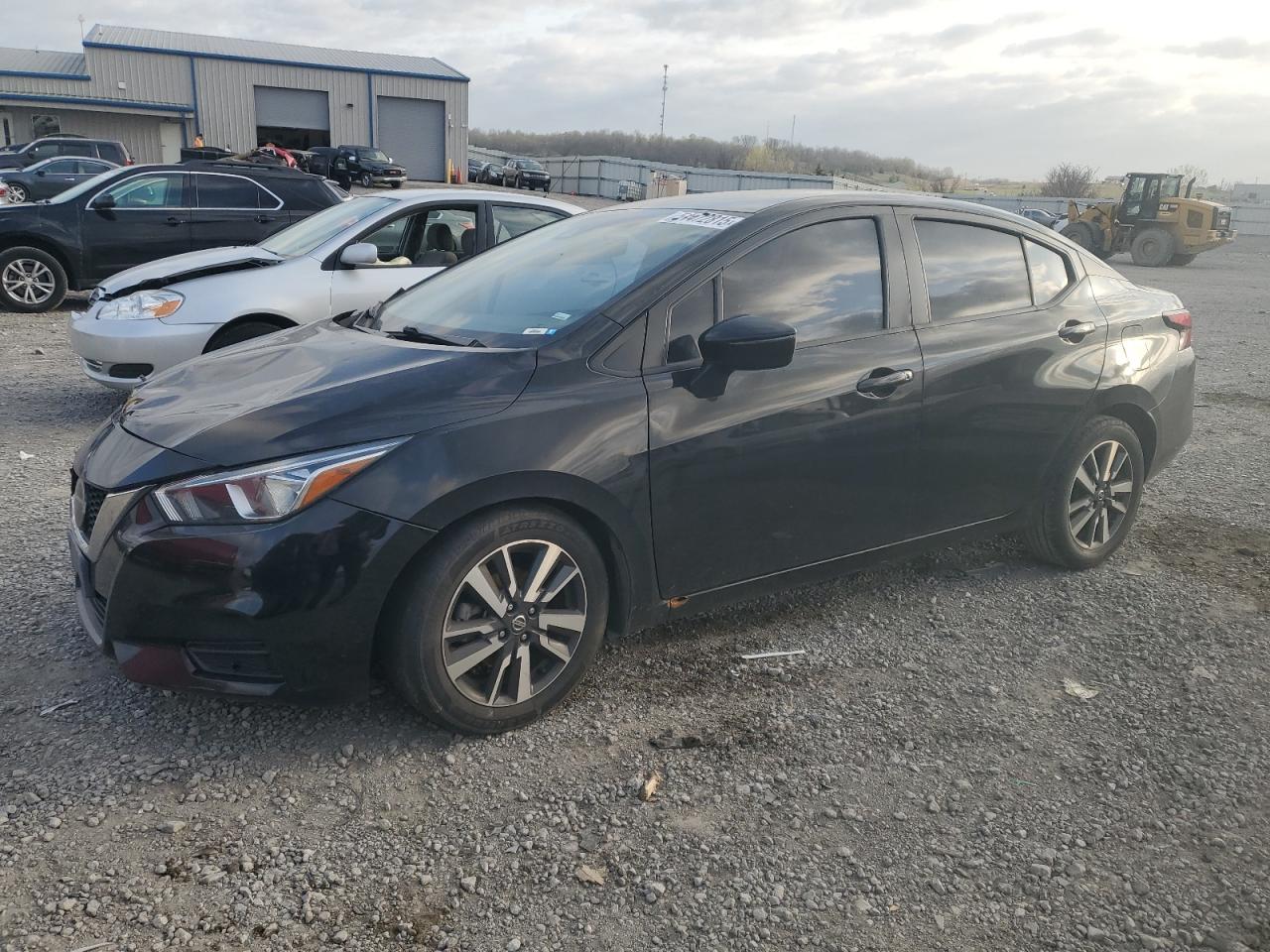 NISSAN VERSA SV 2020