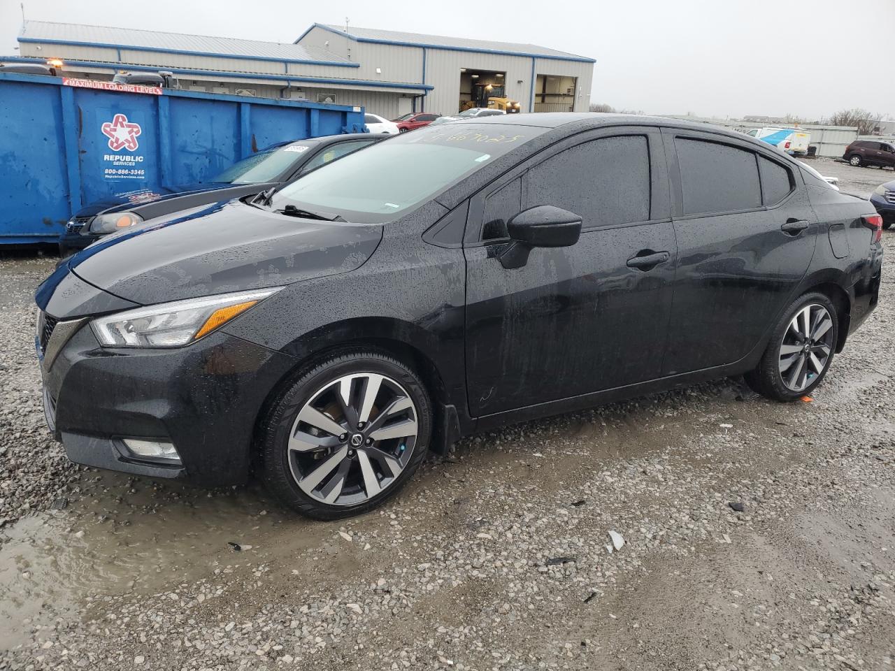NISSAN VERSA SR 2021