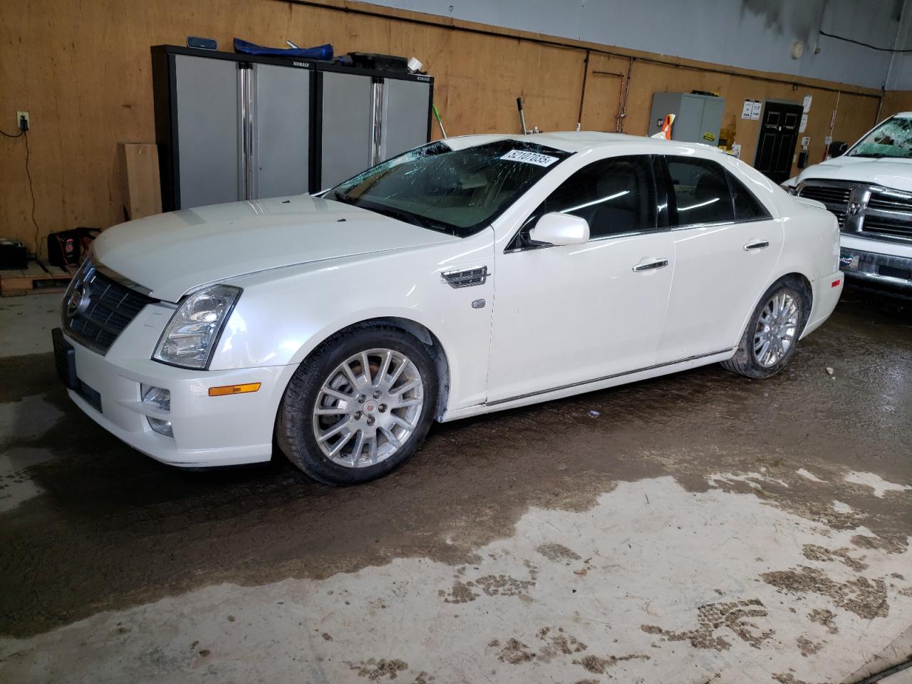 CADILLAC STS LUXURY 2011