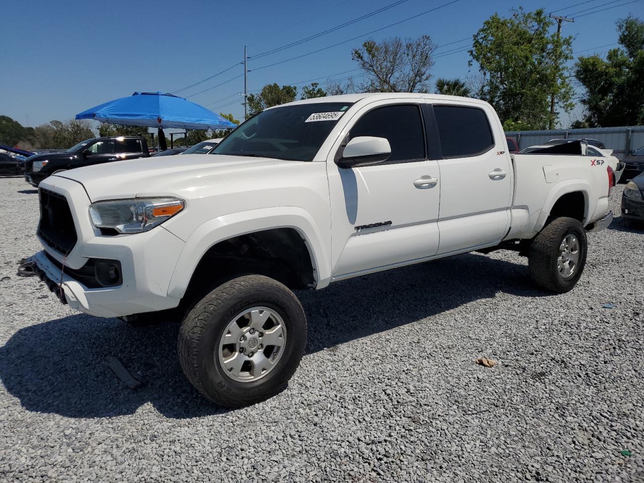 TOYOTA TACOMA 2017