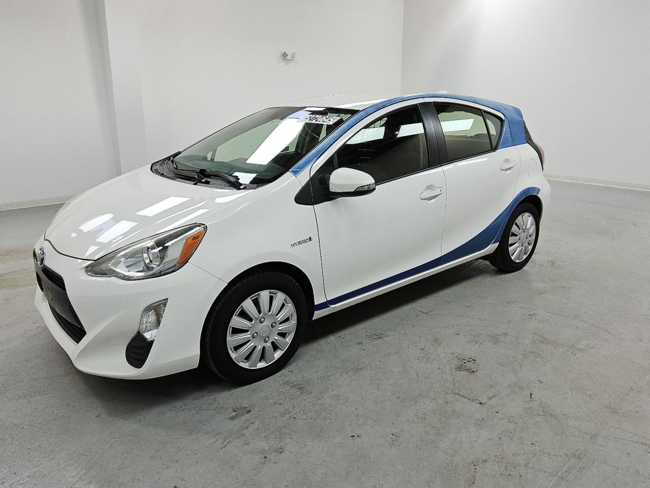 TOYOTA PRIUS C 2016