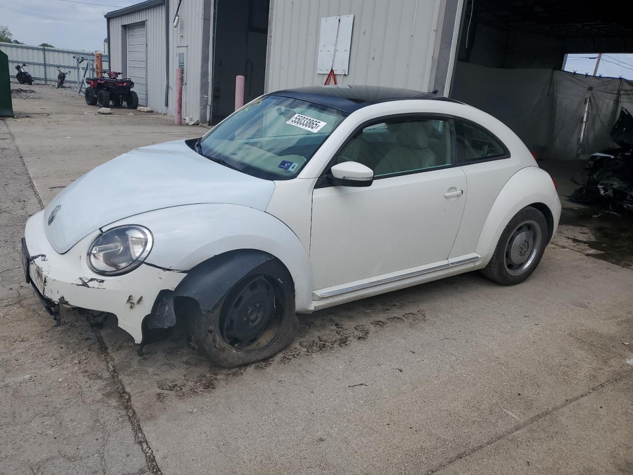 VOLKSWAGEN BEETLE 2013