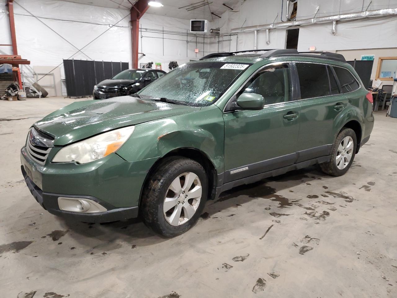 SUBARU OUTBACK 2. 2011