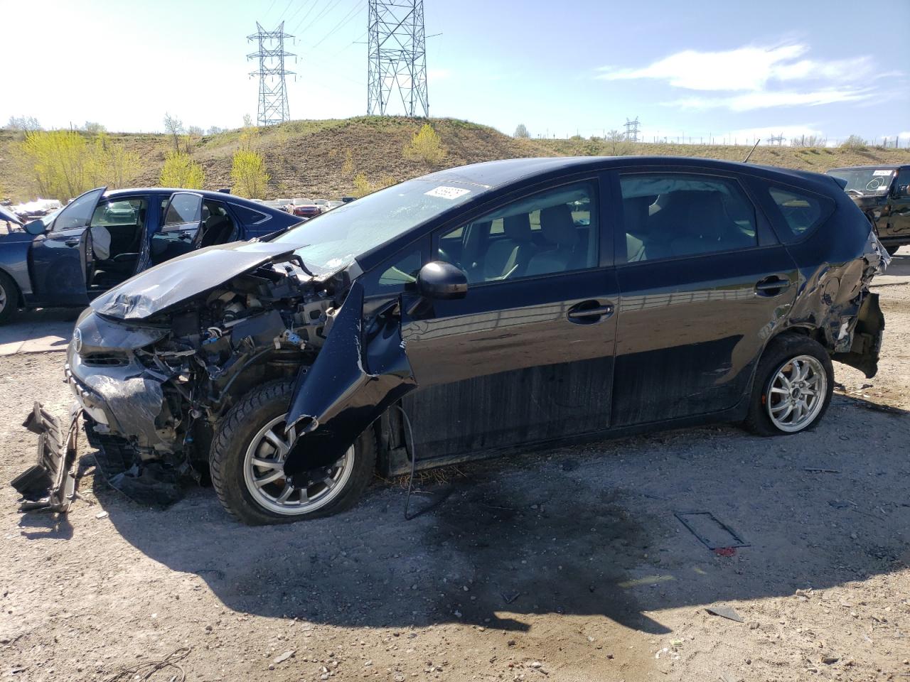 TOYOTA PRIUS V 2017