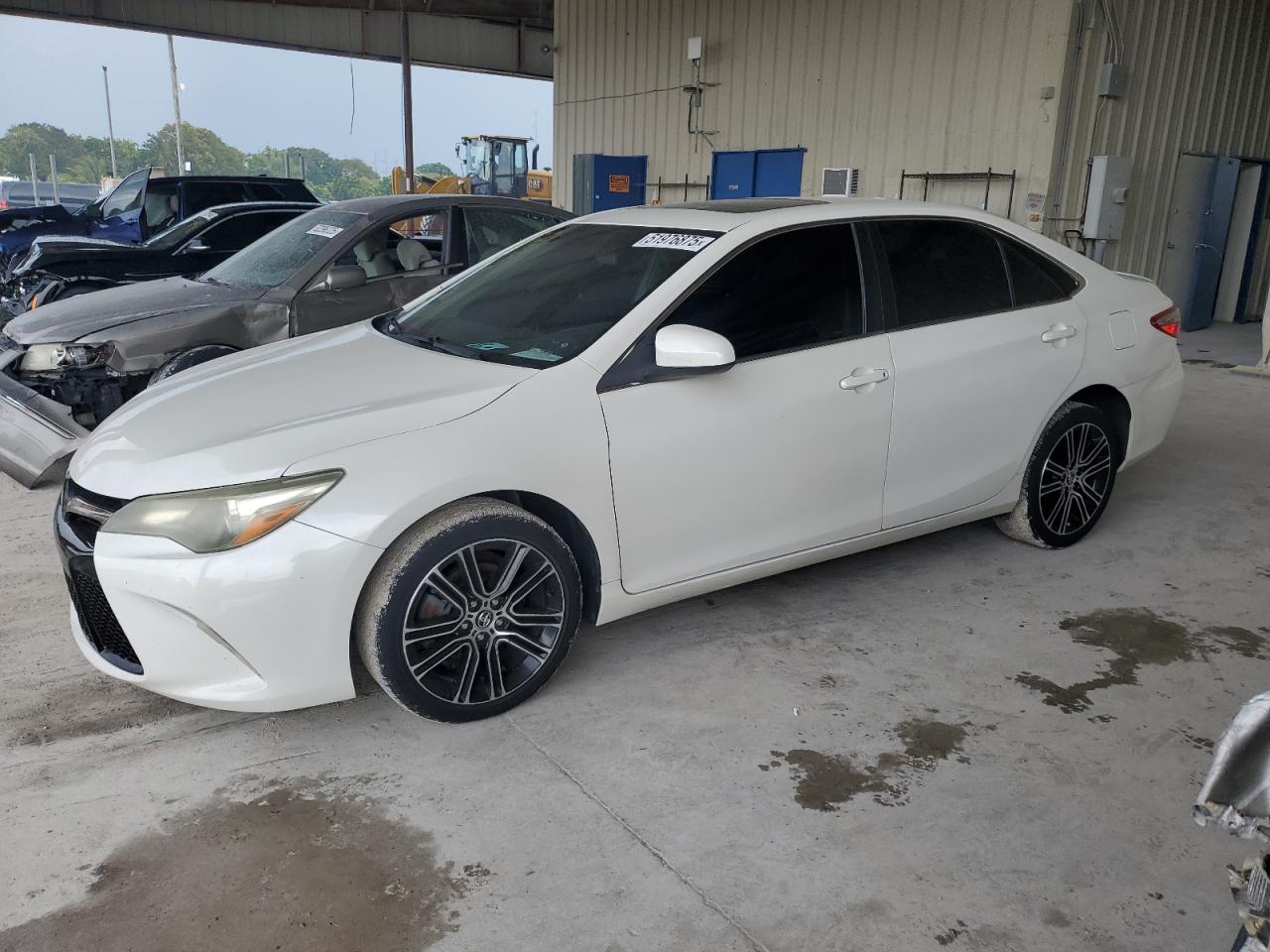 TOYOTA CAMRY LE 2016