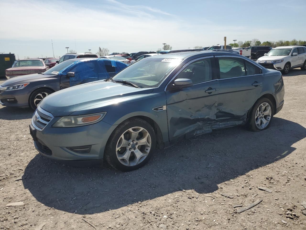 FORD TAURUS SEL 2010