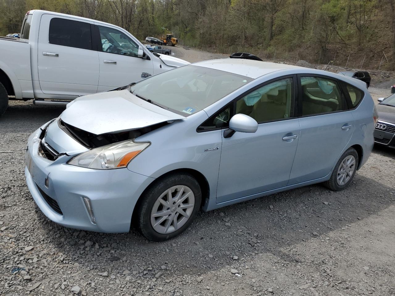 TOYOTA PRIUS V 2014