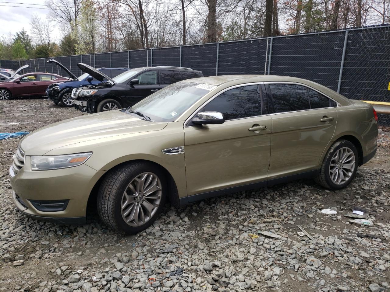 FORD TAURUS LIM 2013