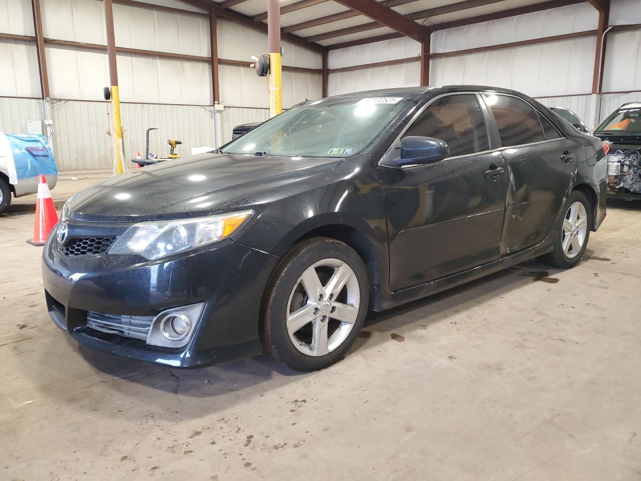 TOYOTA CAMRY BASE 2012