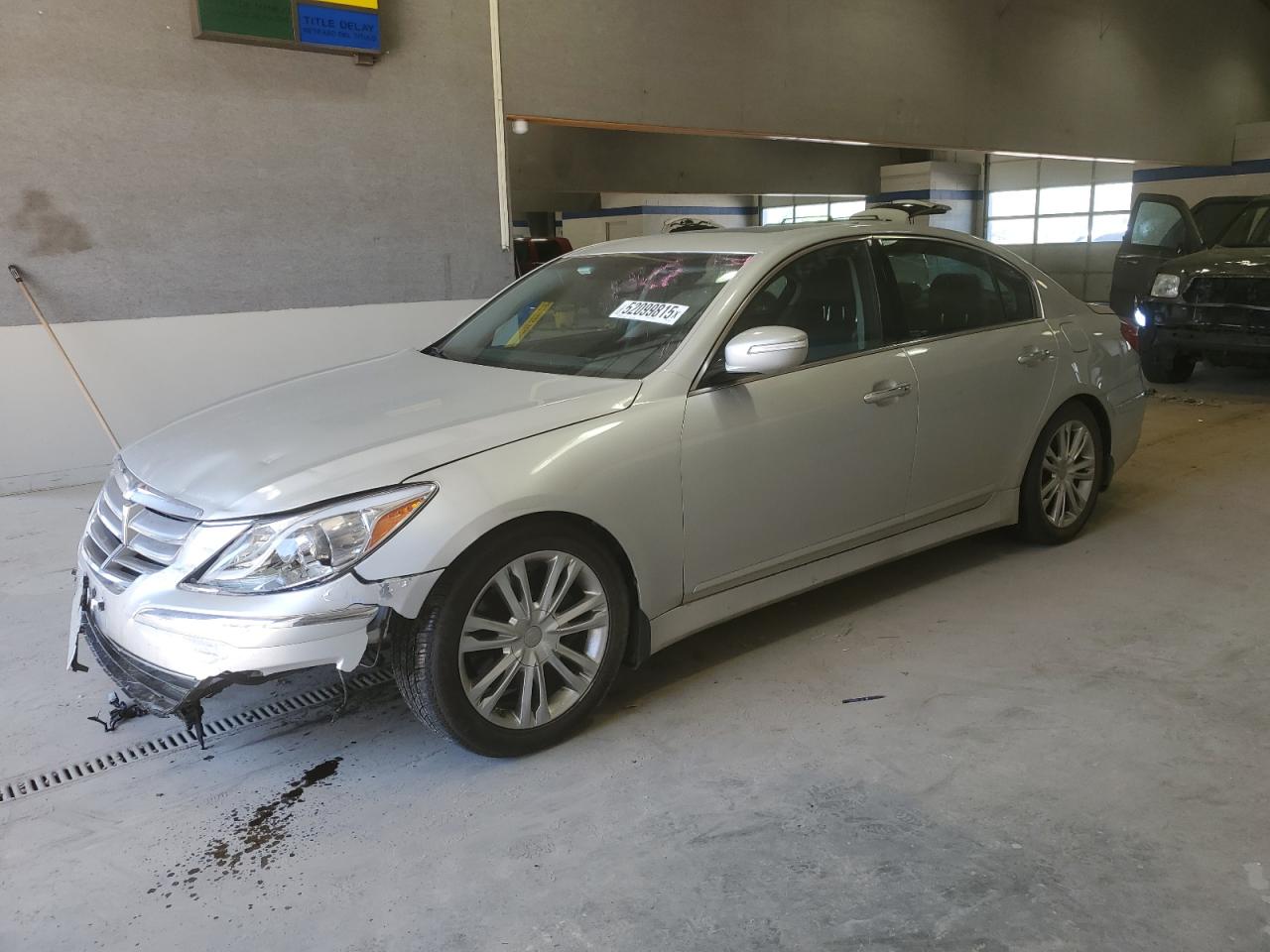 HYUNDAI GENESIS 3. 2013