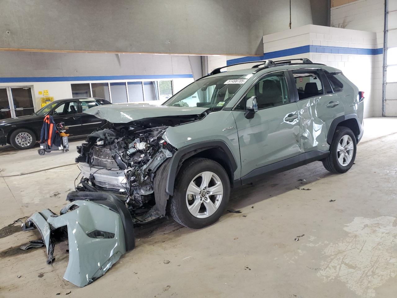 TOYOTA RAV4 XLE 2021
