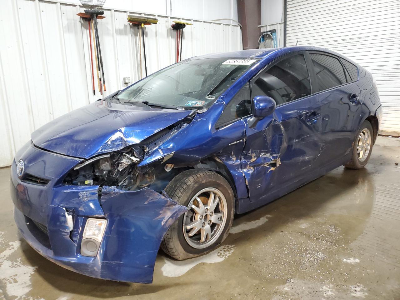 TOYOTA PRIUS 2011
