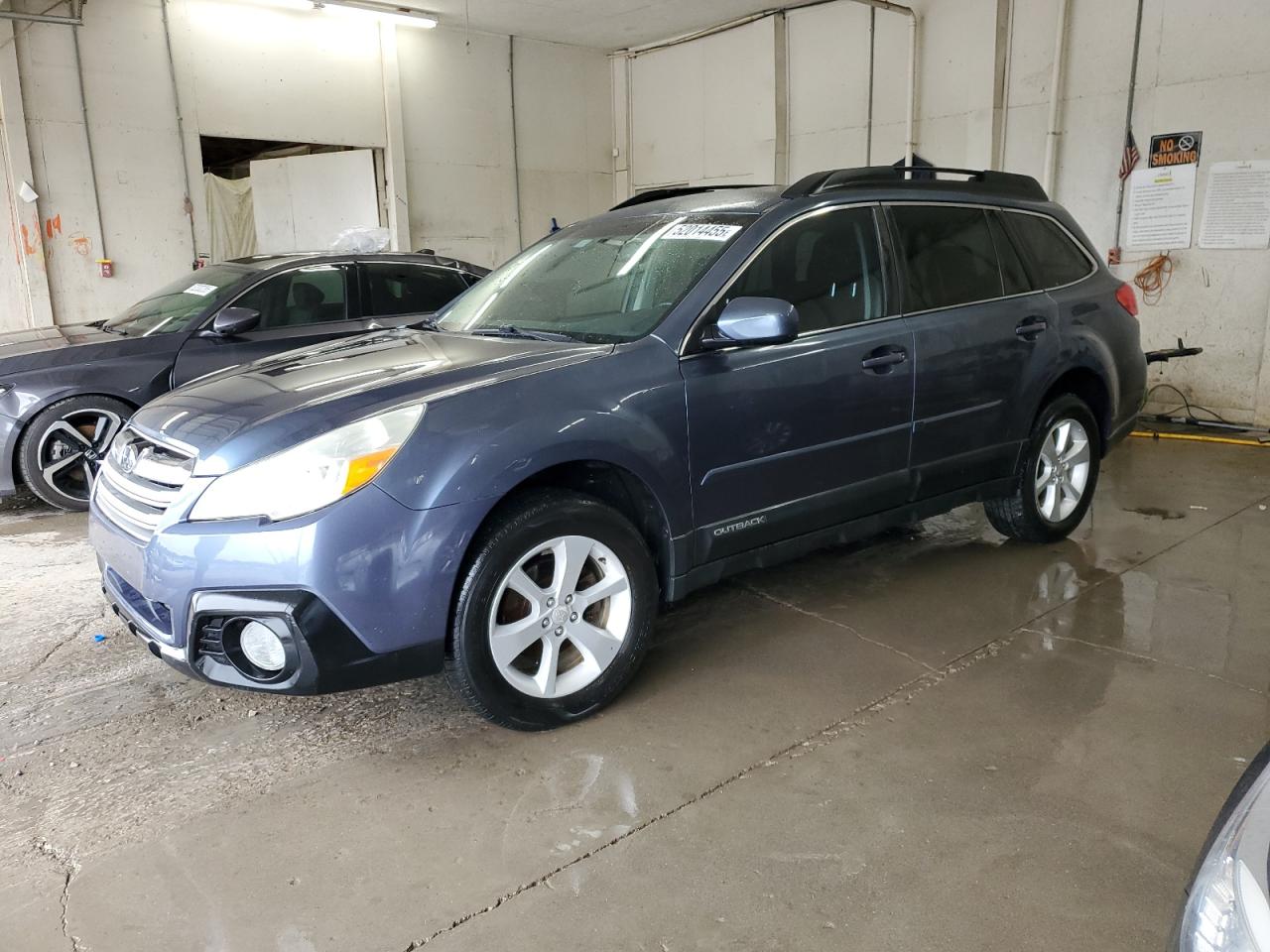 SUBARU OUTBACK 2. 2013