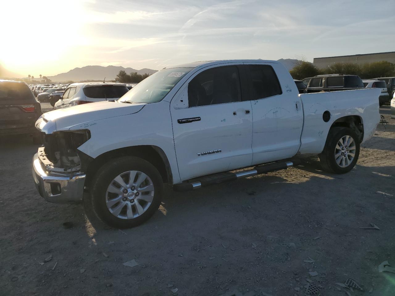 TOYOTA TUNDRA DOU 2014