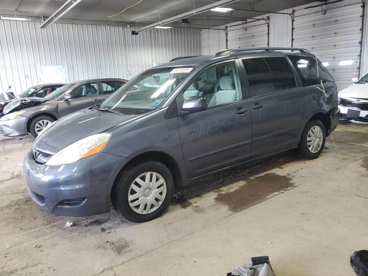 TOYOTA SIENNA CE 2007