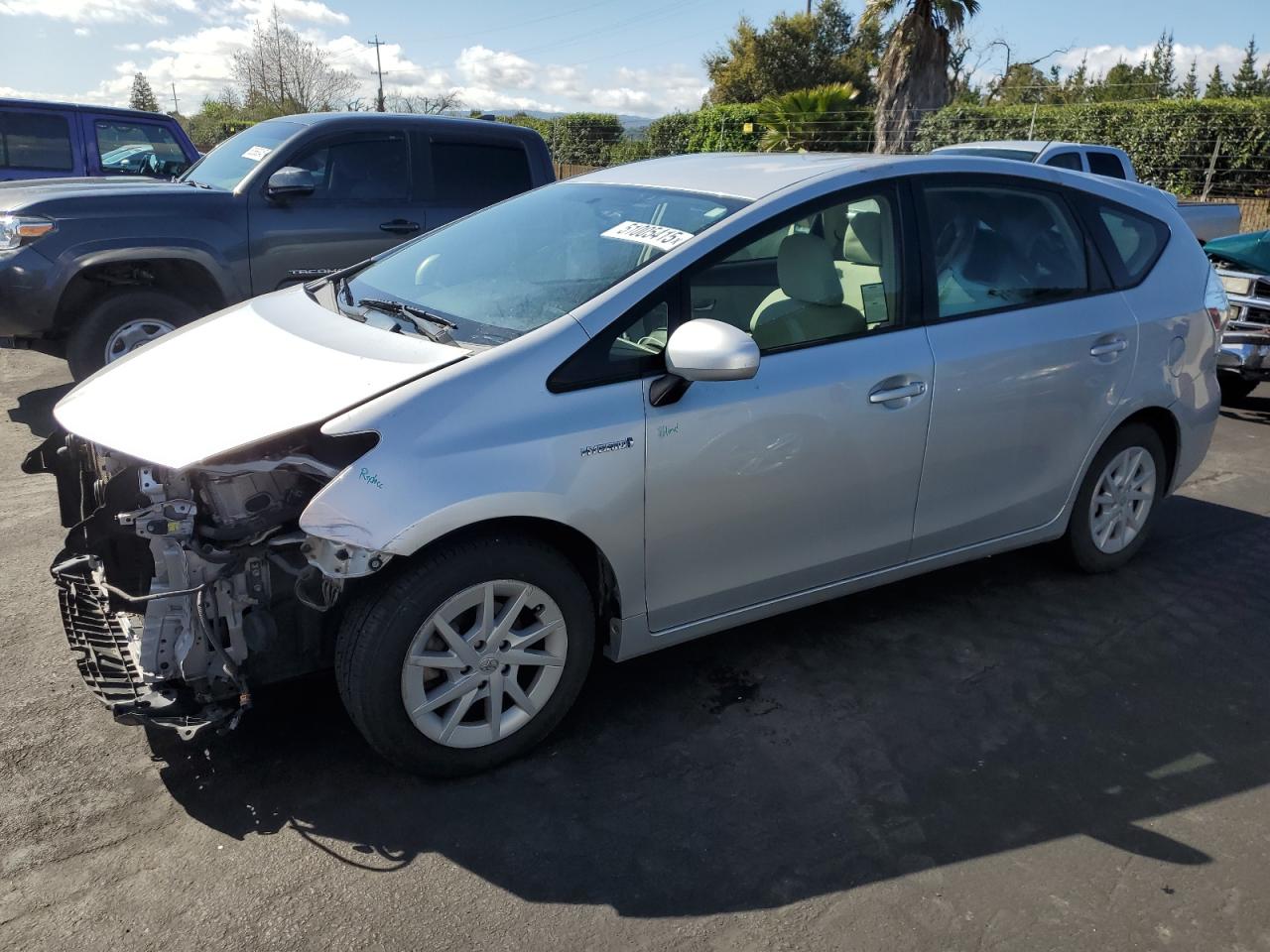TOYOTA PRIUS V 2012