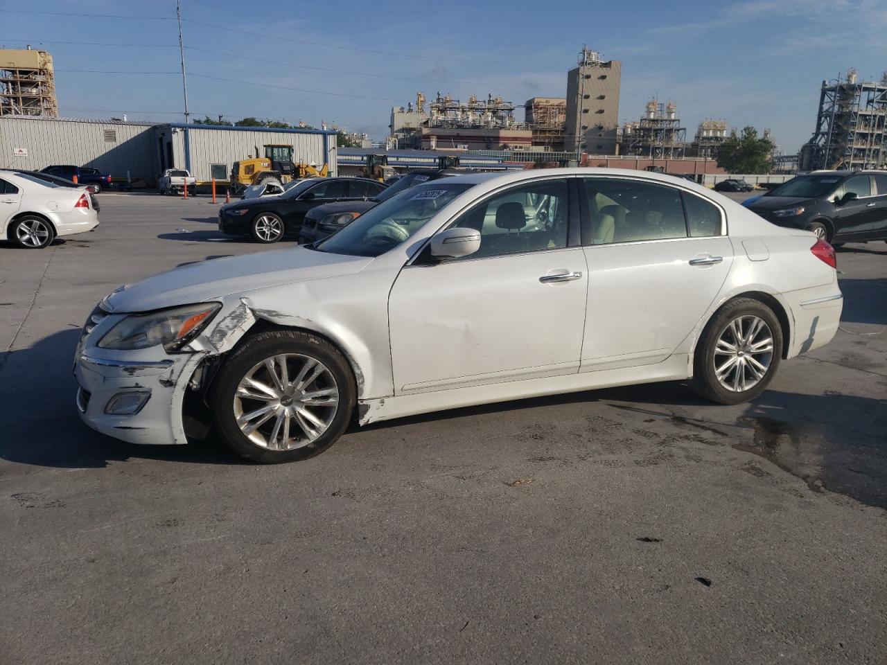 HYUNDAI GENESIS 3. 2013