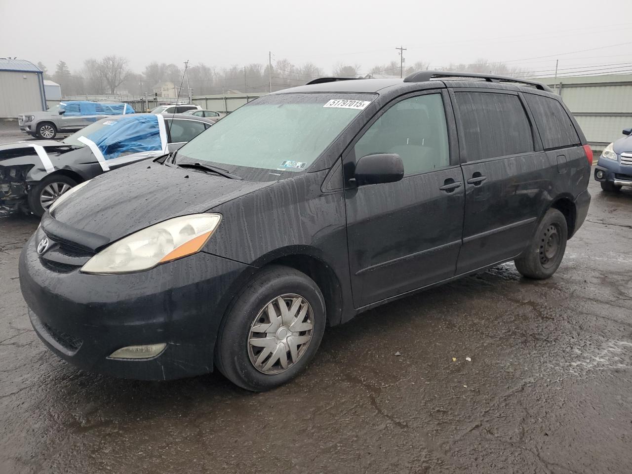 TOYOTA SIENNA CE 2009