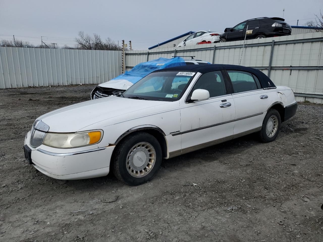 LINCOLN TOWN CAR E 2000