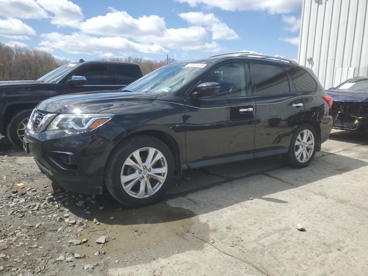 NISSAN PATHFINDER 2018