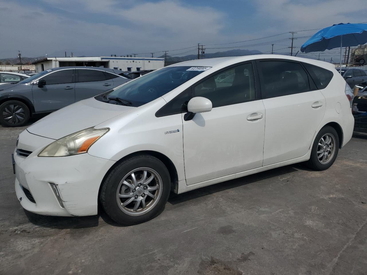 TOYOTA PRIUS V 2012