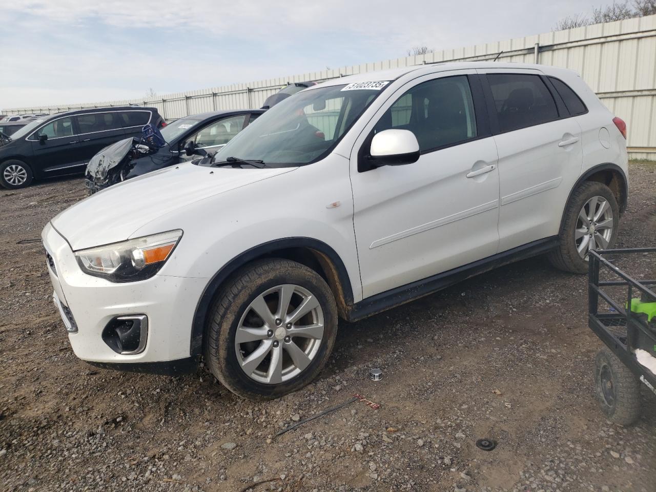MITSUBISHI OUTLANDER 2015