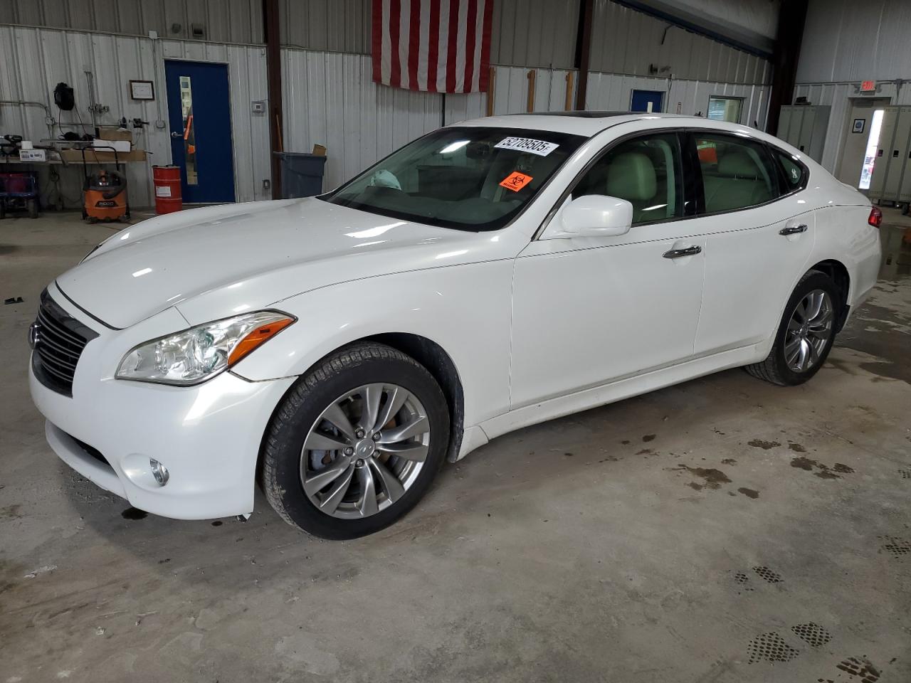 INFINITI M37 X 2011