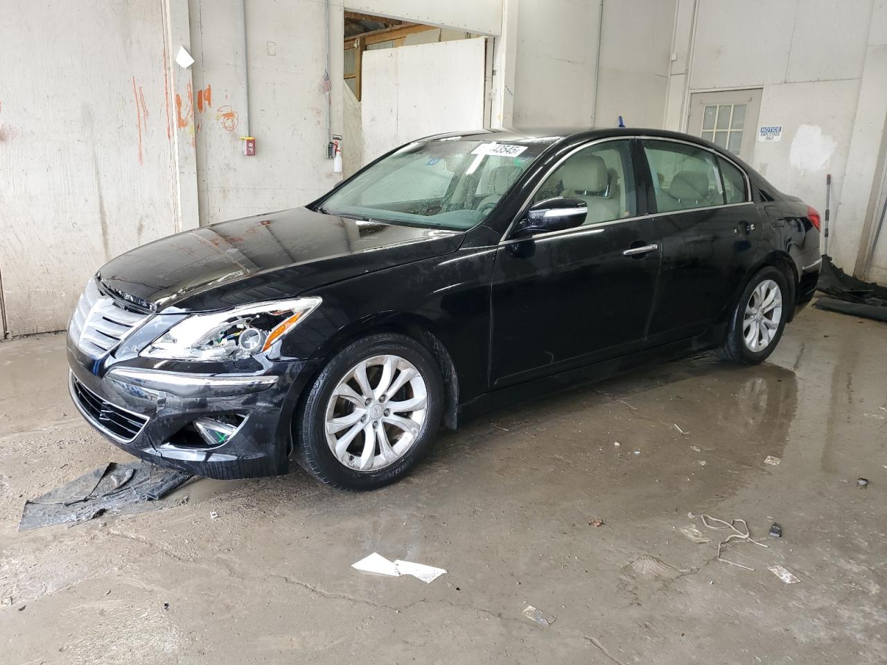 HYUNDAI GENESIS 3. 2012