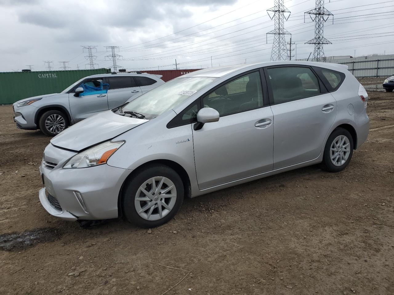 TOYOTA PRIUS V 2013