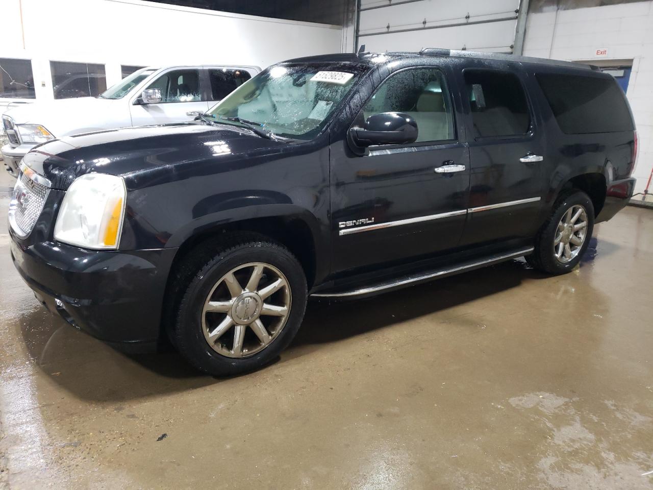 GMC YUKON XL D 2011