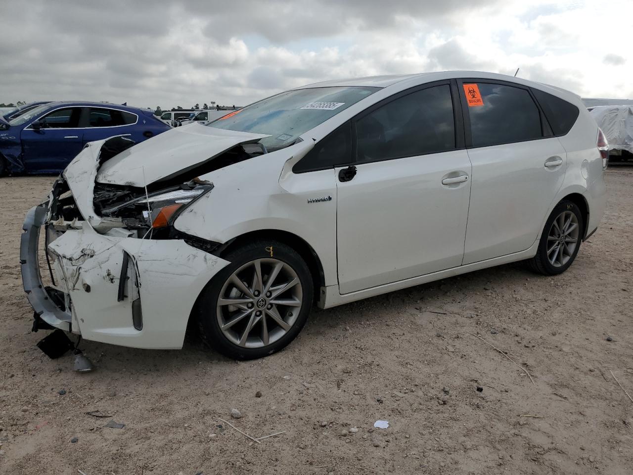 TOYOTA PRIUS V 2017