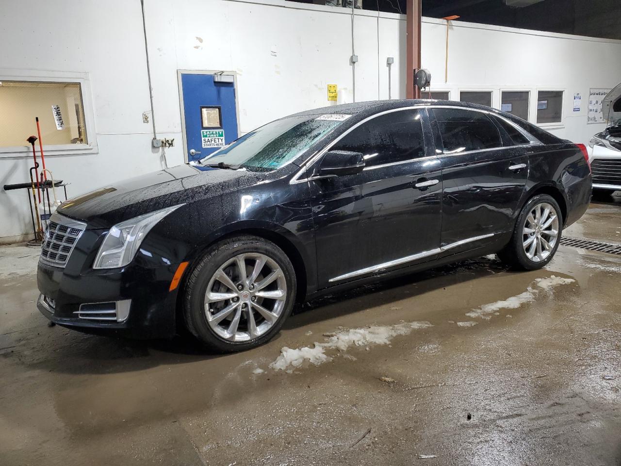 CADILLAC XTS LUXURY 2013