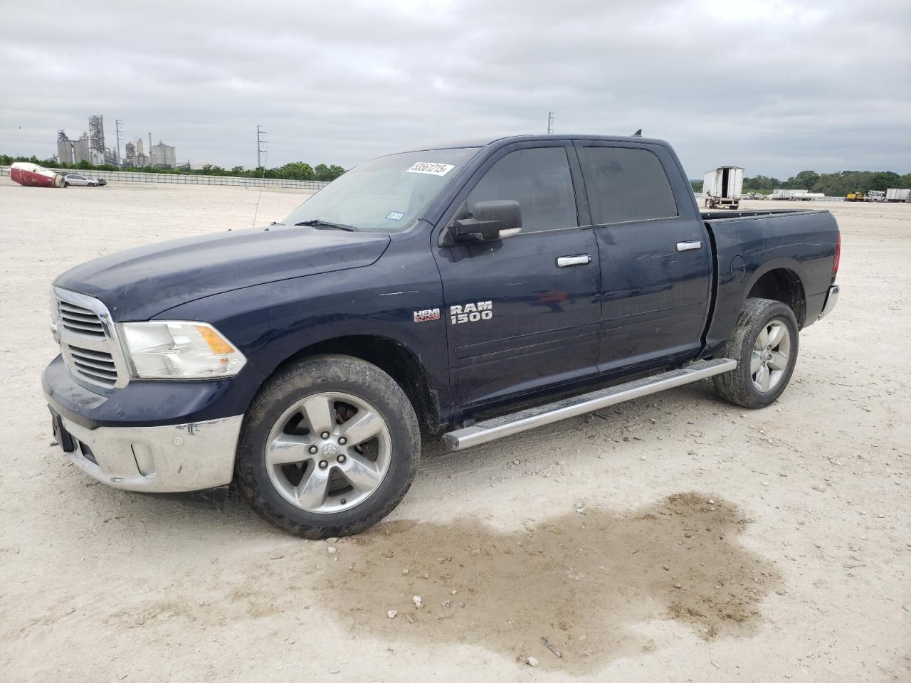 RAM 1500 SLT 2015