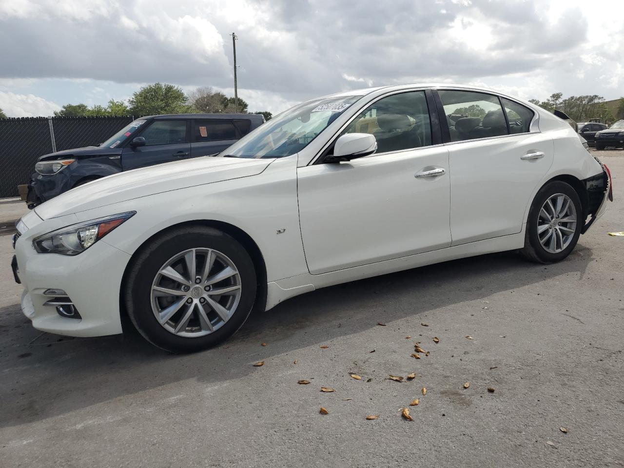 INFINITI Q50 BASE 2015
