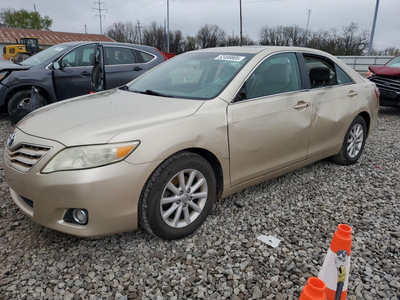 TOYOTA CAMRY BASE 2011