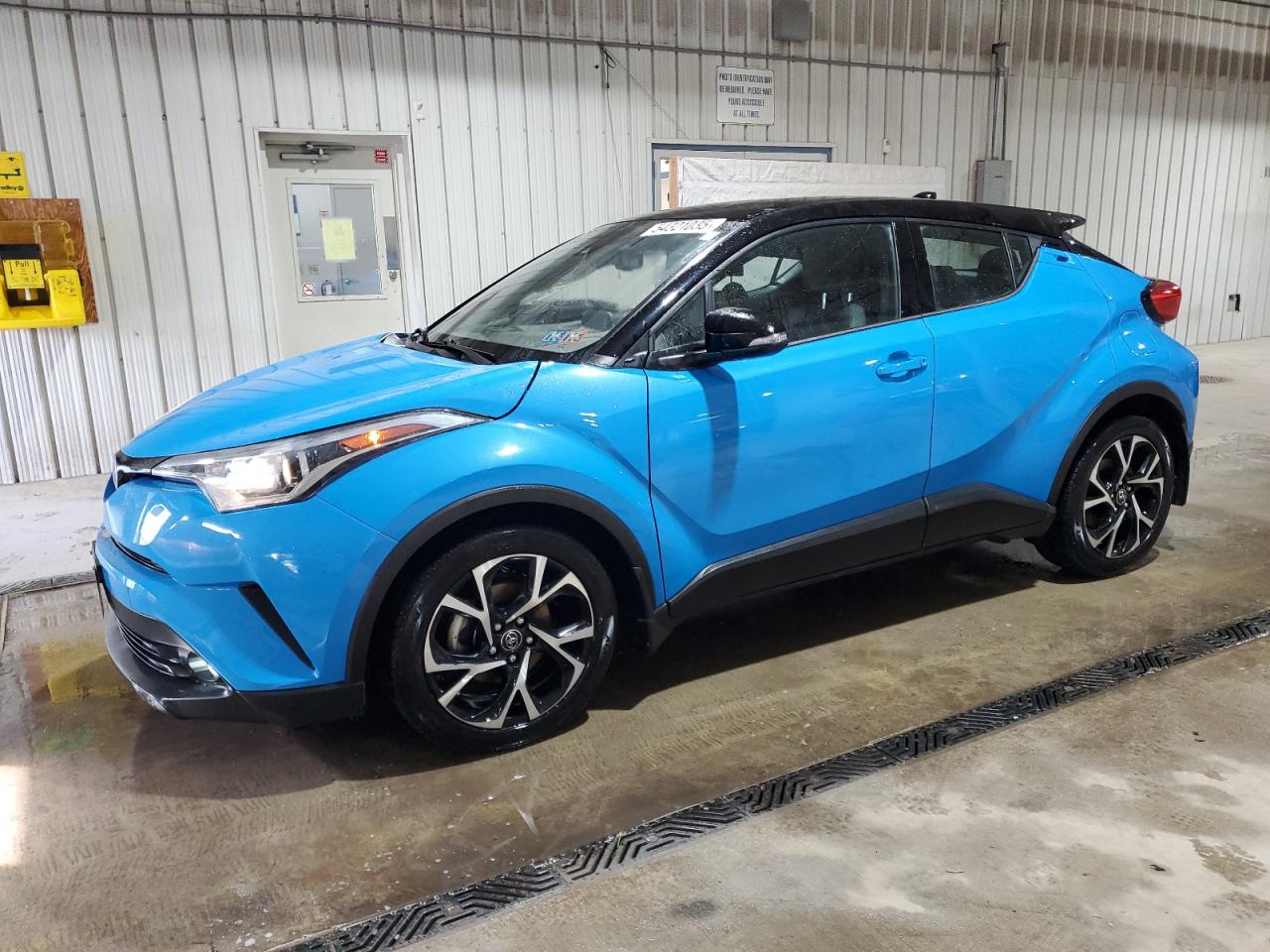 TOYOTA C-HR XLE 2019