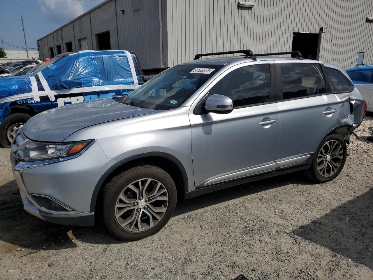 MITSUBISHI OUTLANDER 2016