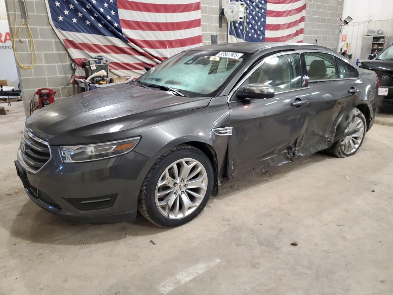 FORD TAURUS LIM 2018