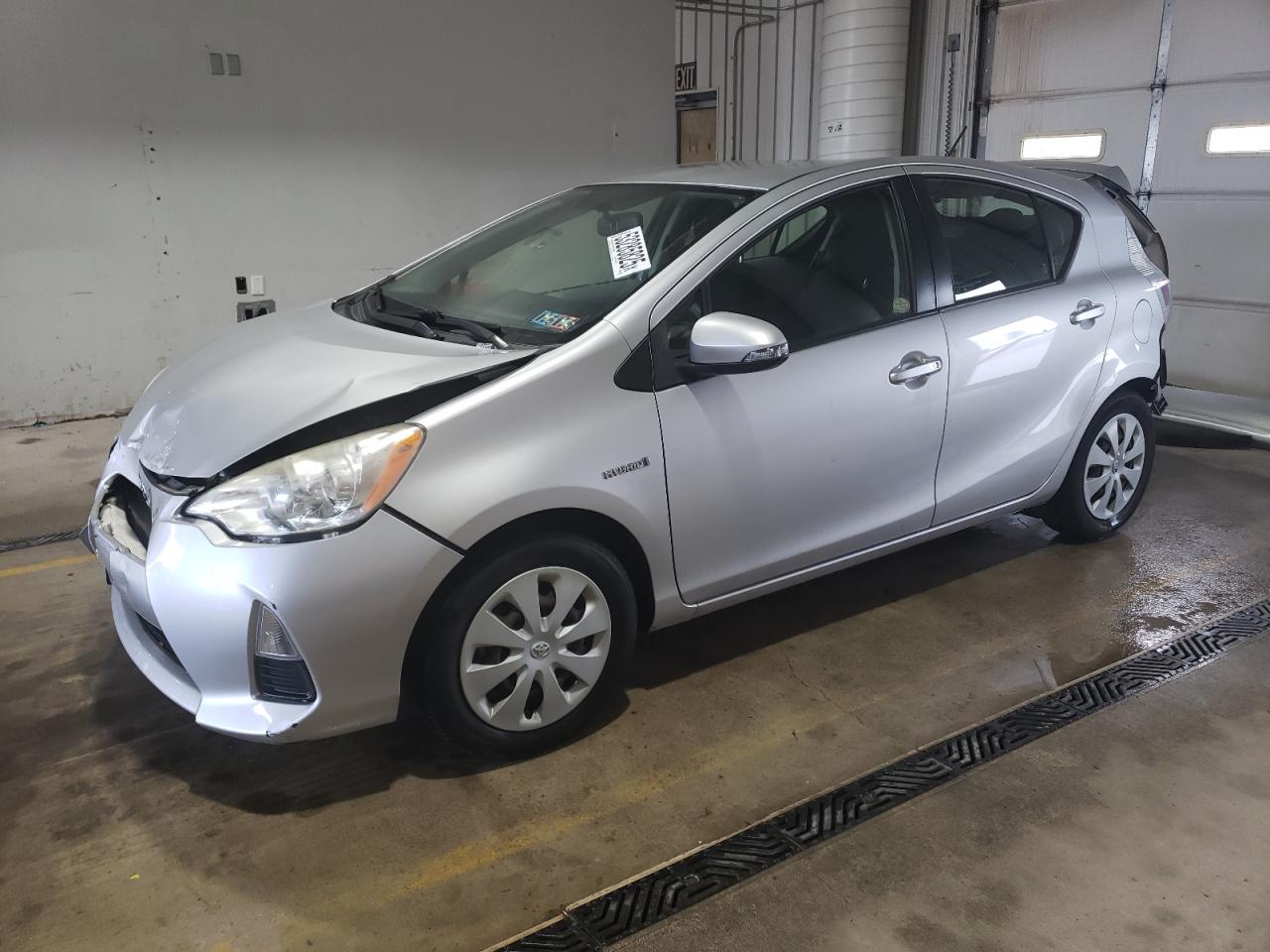 TOYOTA PRIUS C 2013
