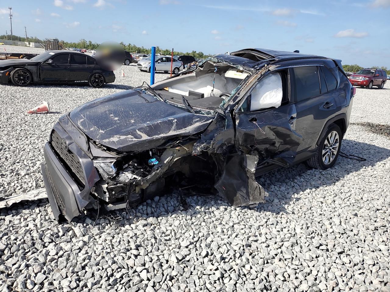 TOYOTA RAV4 XLE P 2020