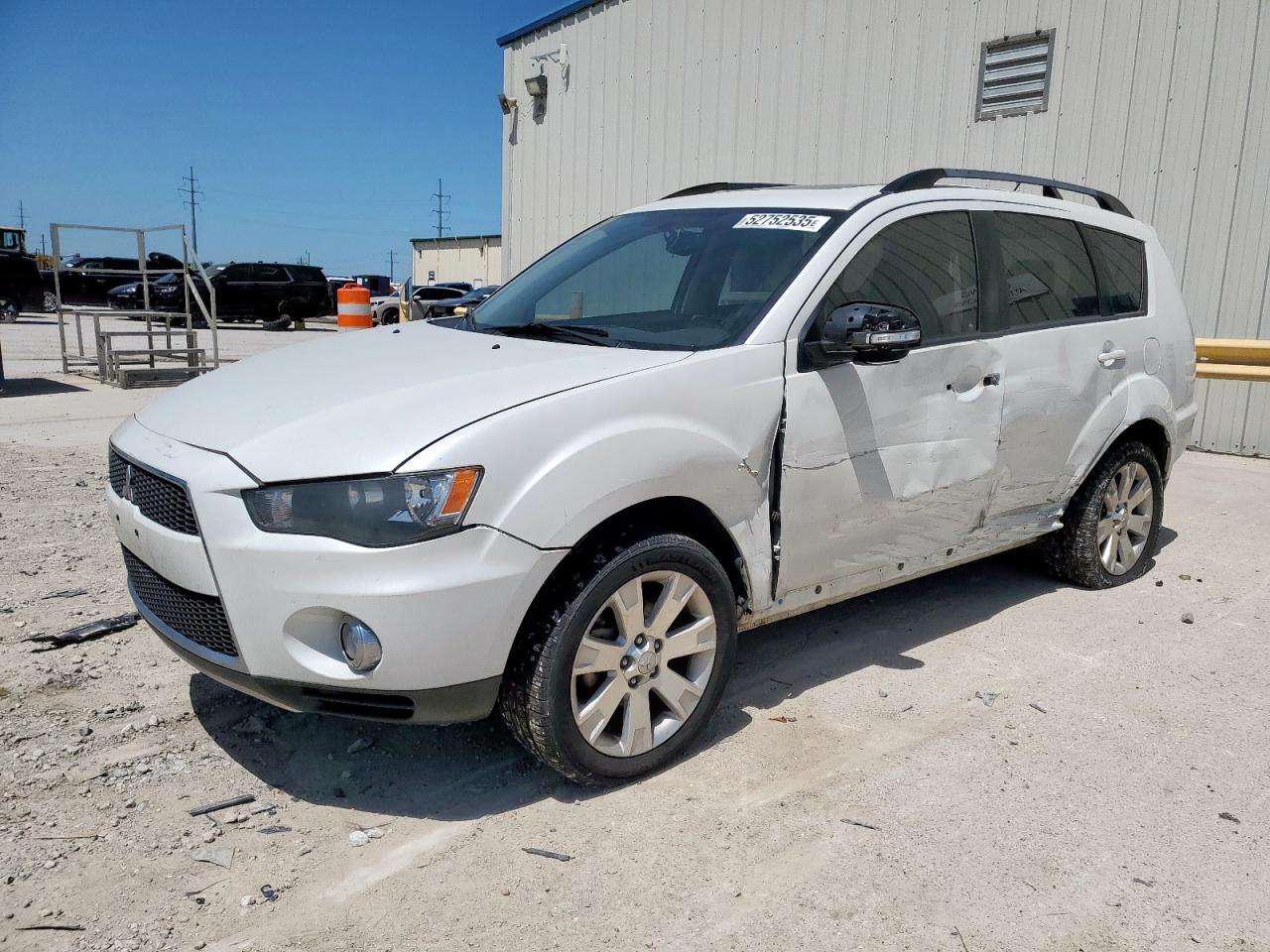MITSUBISHI OUTLANDER 2013