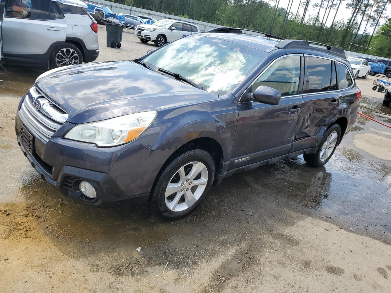 SUBARU OUTBACK 2. 2013