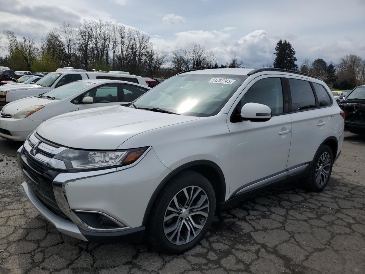 MITSUBISHI OUTLANDER 2016