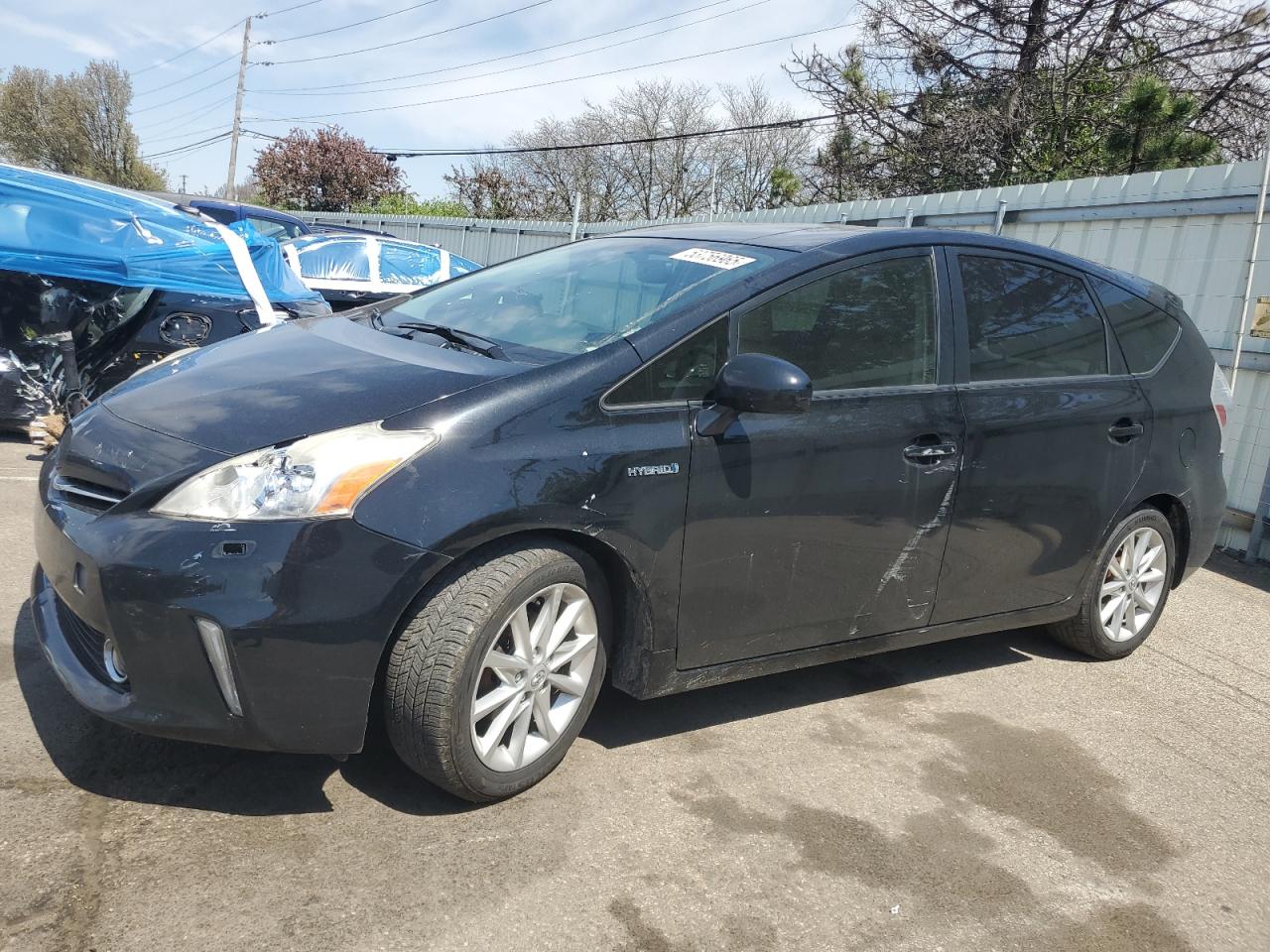 TOYOTA PRIUS V 2013