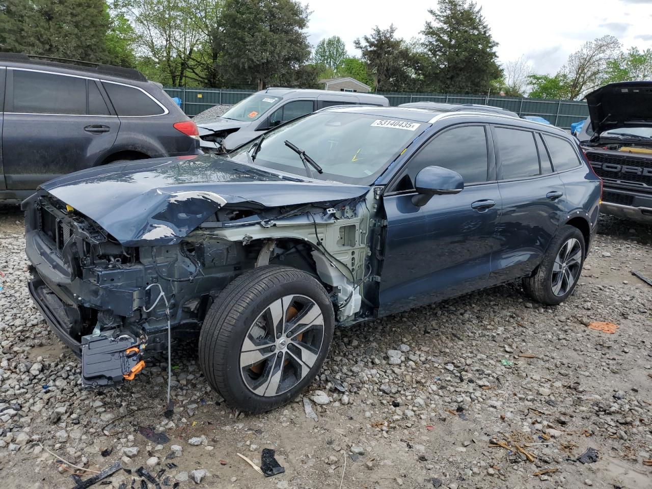 VOLVO V60 CROSS 2025