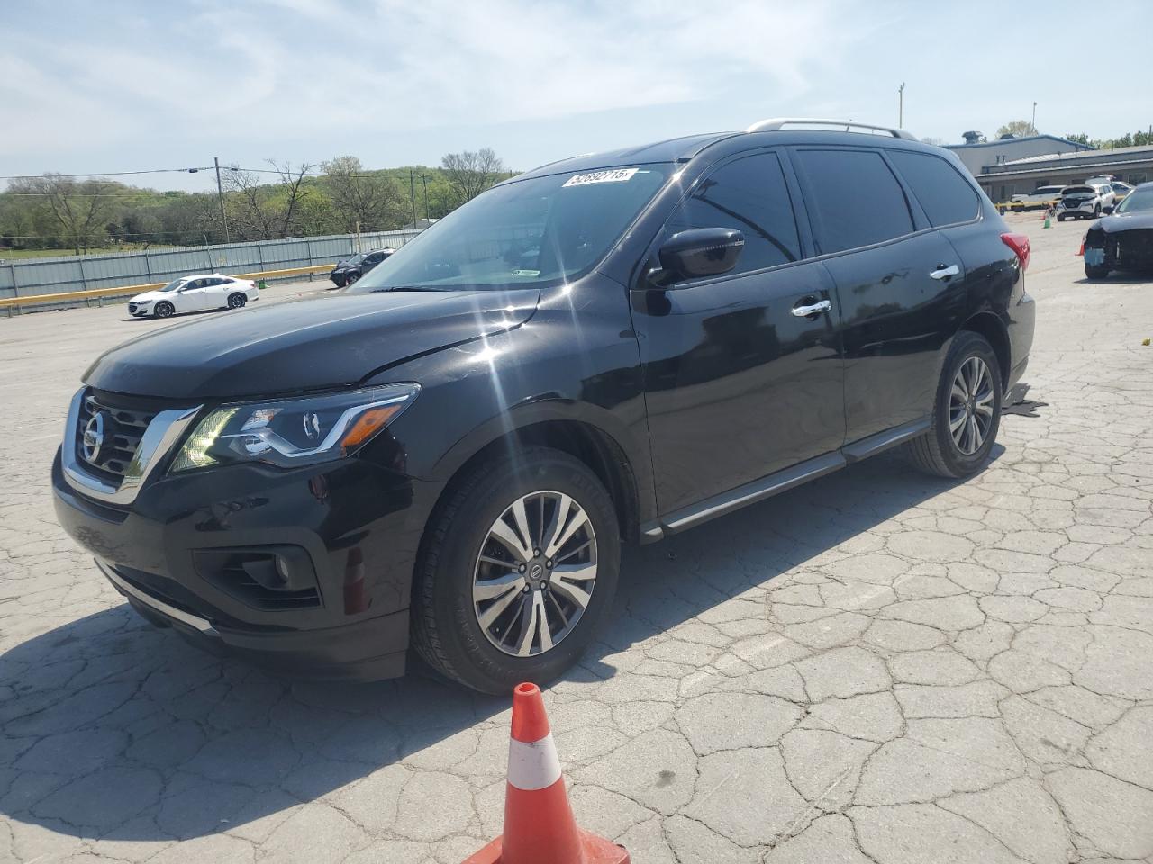 NISSAN PATHFINDER 2017