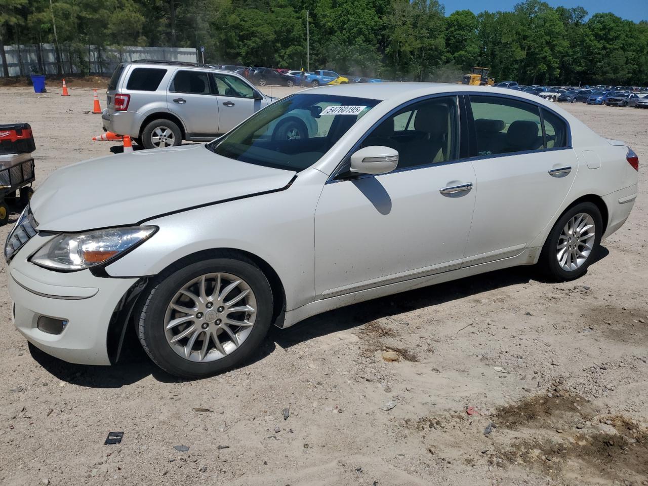 HYUNDAI GENESIS 3. 2011